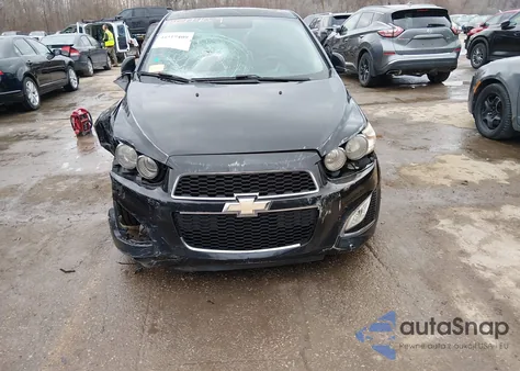 2015 Chevrolet Sonic Rs Manual z USA, uszkodzony, nr VIN 1G1JH6SB7F4138658